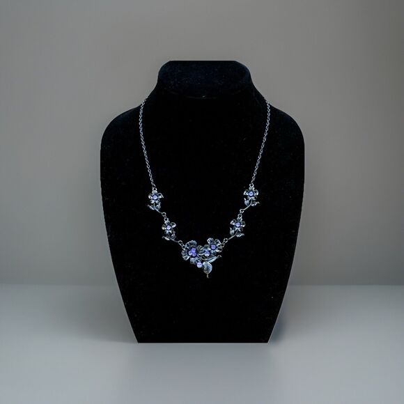 Vintage Pewter Floral Necklace With Purple Rhinestones, Bold Romantic Jewelry - Picture 2 of 6